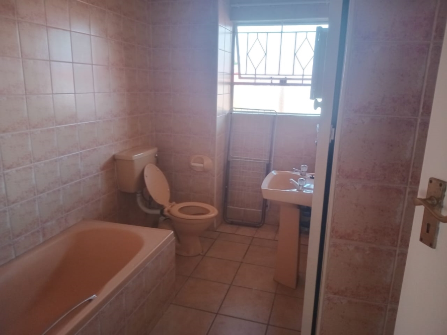 2 Bedroom Property for Sale in Albemarle Ext 1 Gauteng