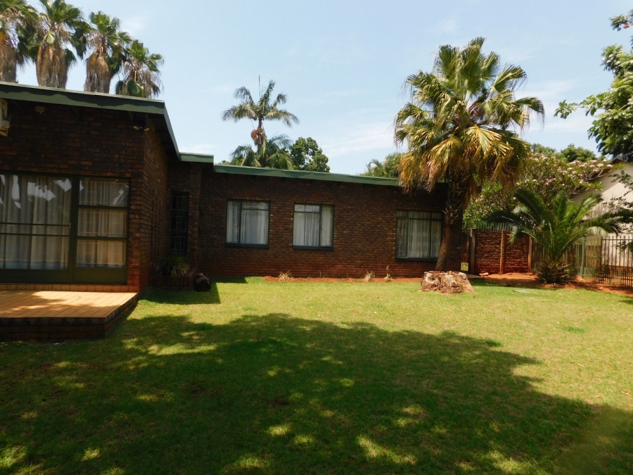 4 Bedroom Property for Sale in Dorandia Gauteng