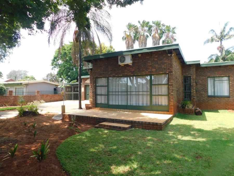 4 Bedroom Property for Sale in Dorandia Gauteng