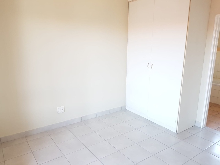 To Let 2 Bedroom Property for Rent in Die Wilgers Gauteng