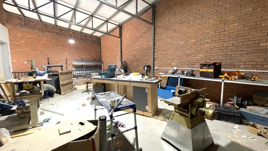 Commercial Property for Sale in Hennopspark Industrial Gauteng