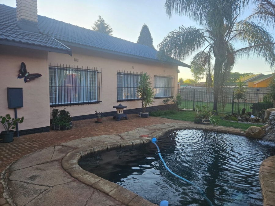 3 Bedroom Property for Sale in Greenhills Gauteng