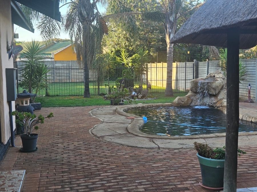 3 Bedroom Property for Sale in Greenhills Gauteng