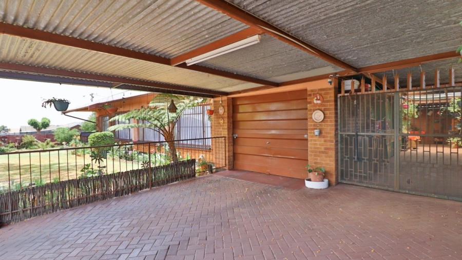 3 Bedroom Property for Sale in Homestead Gauteng