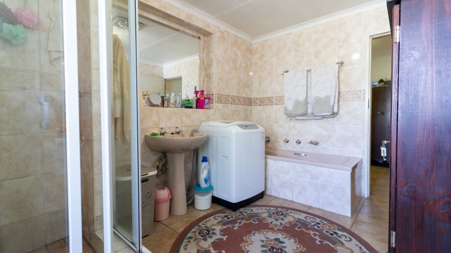 3 Bedroom Property for Sale in Robertsham Gauteng