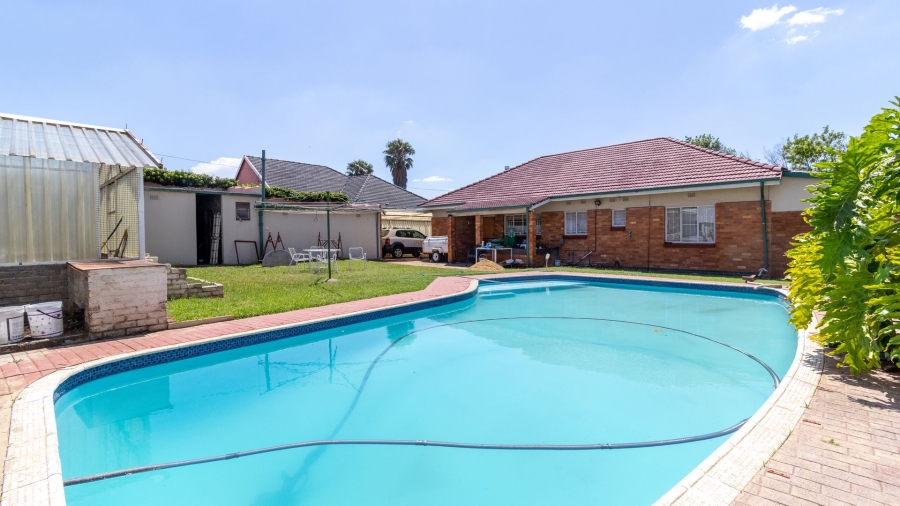 3 Bedroom Property for Sale in Robertsham Gauteng