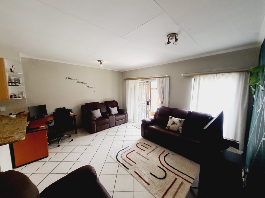 2 Bedroom Property for Sale in Mooikloof Ridge Gauteng