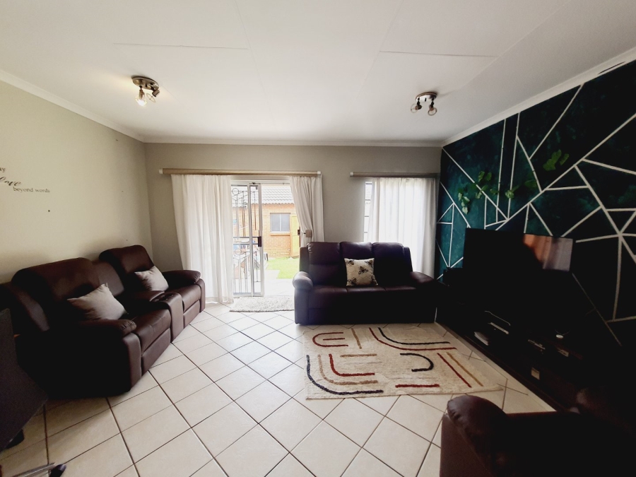 2 Bedroom Property for Sale in Mooikloof Ridge Gauteng