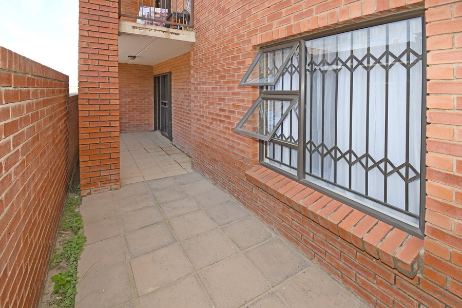 2 Bedroom Property for Sale in Summerfields Estate Gauteng