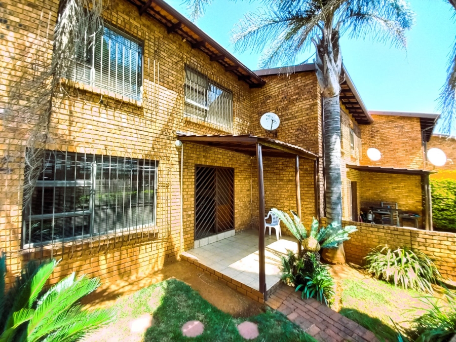 2 Bedroom Property for Sale in Klopperpark Gauteng