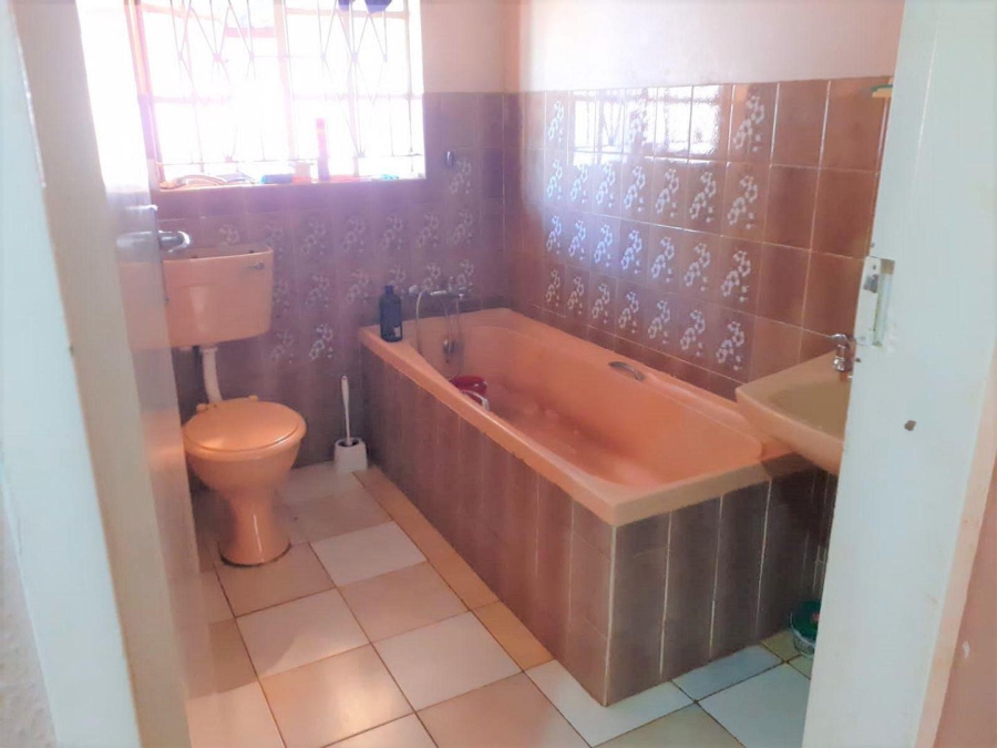 3 Bedroom Property for Sale in Zakariyya Park Gauteng