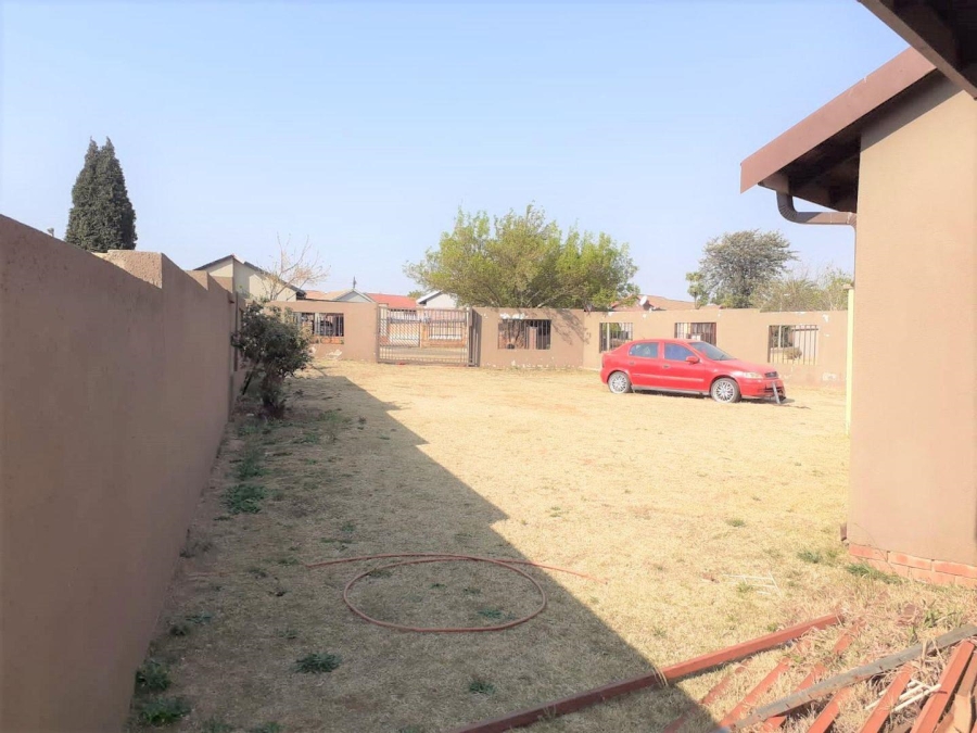 3 Bedroom Property for Sale in Zakariyya Park Gauteng