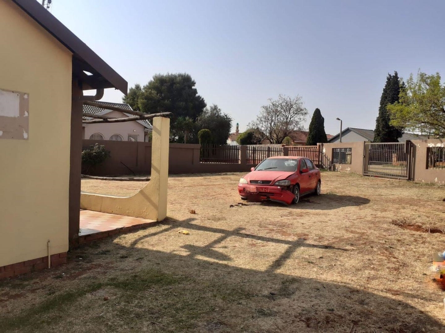 3 Bedroom Property for Sale in Zakariyya Park Gauteng