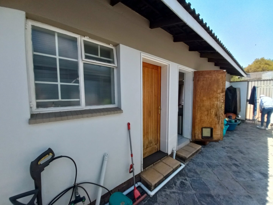 4 Bedroom Property for Sale in Edenvale Central Gauteng