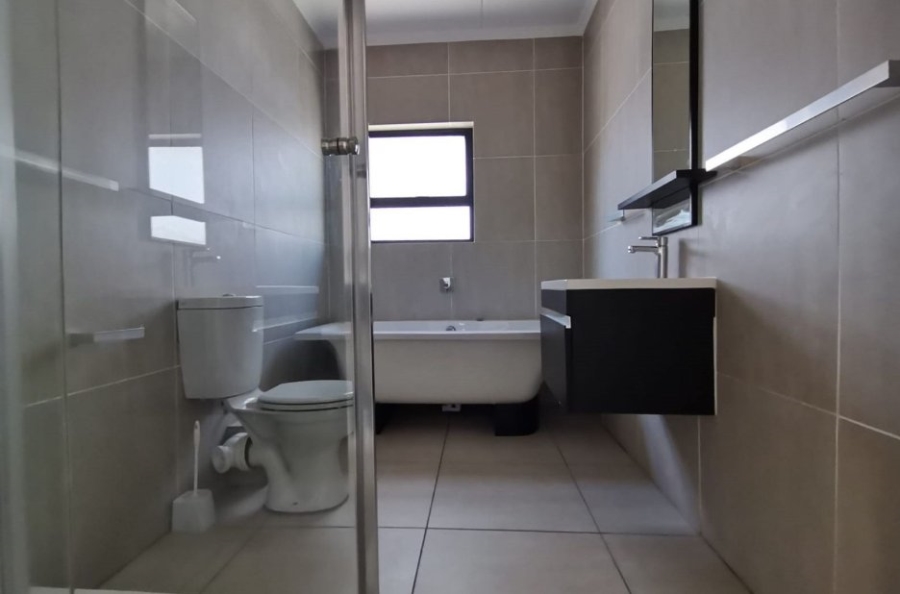 3 Bedroom Property for Sale in Greenstone Hill Gauteng