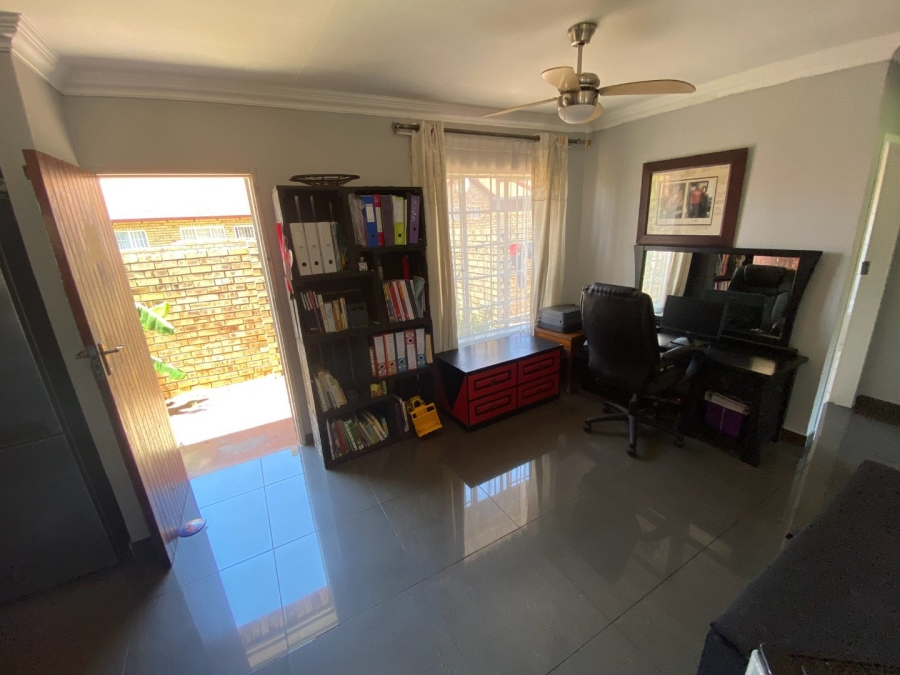 2 Bedroom Property for Sale in Highveld Gauteng