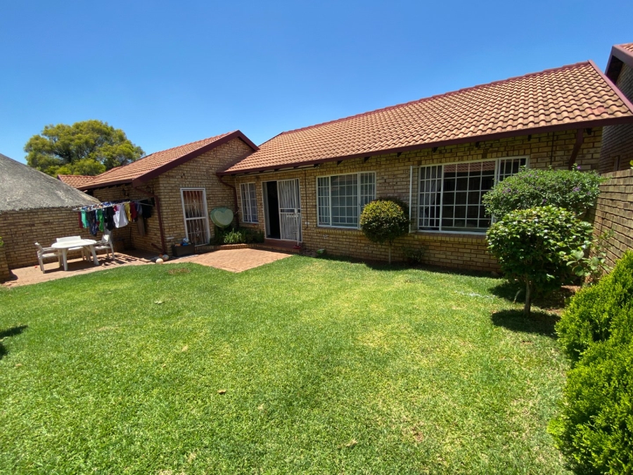 2 Bedroom Property for Sale in Highveld Gauteng