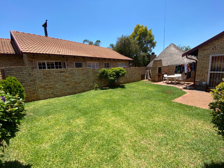 2 Bedroom Property for Sale in Highveld Gauteng