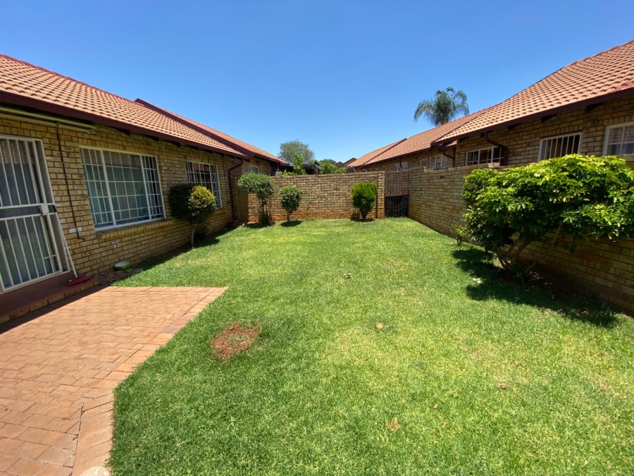 2 Bedroom Property for Sale in Highveld Gauteng