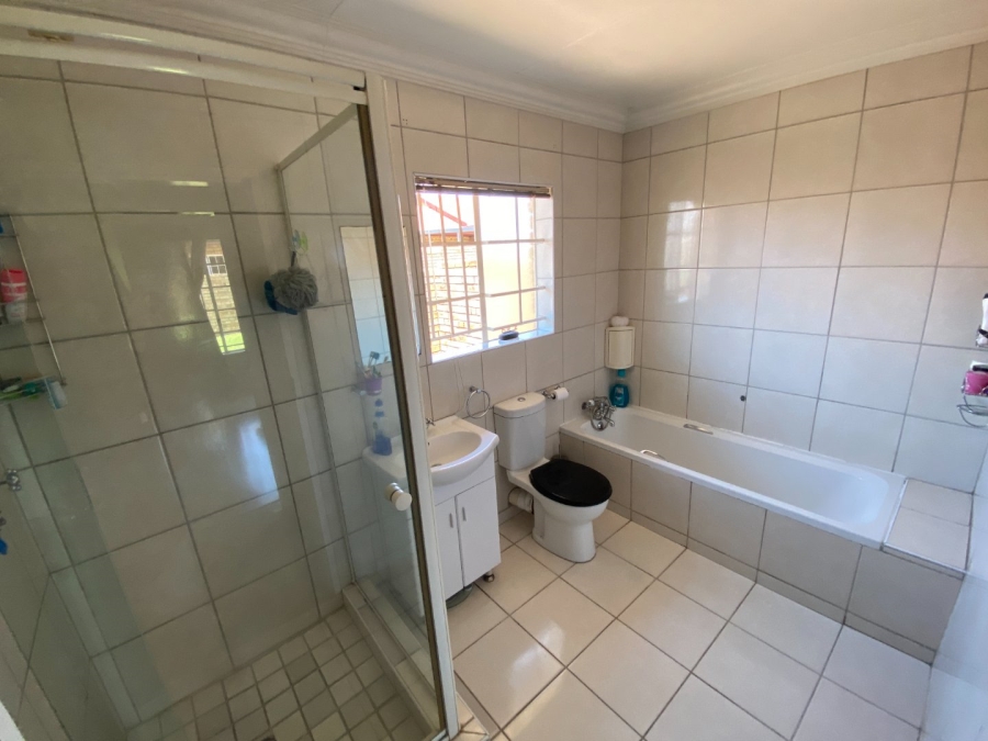 2 Bedroom Property for Sale in Highveld Gauteng