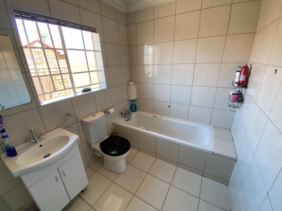 2 Bedroom Property for Sale in Highveld Gauteng