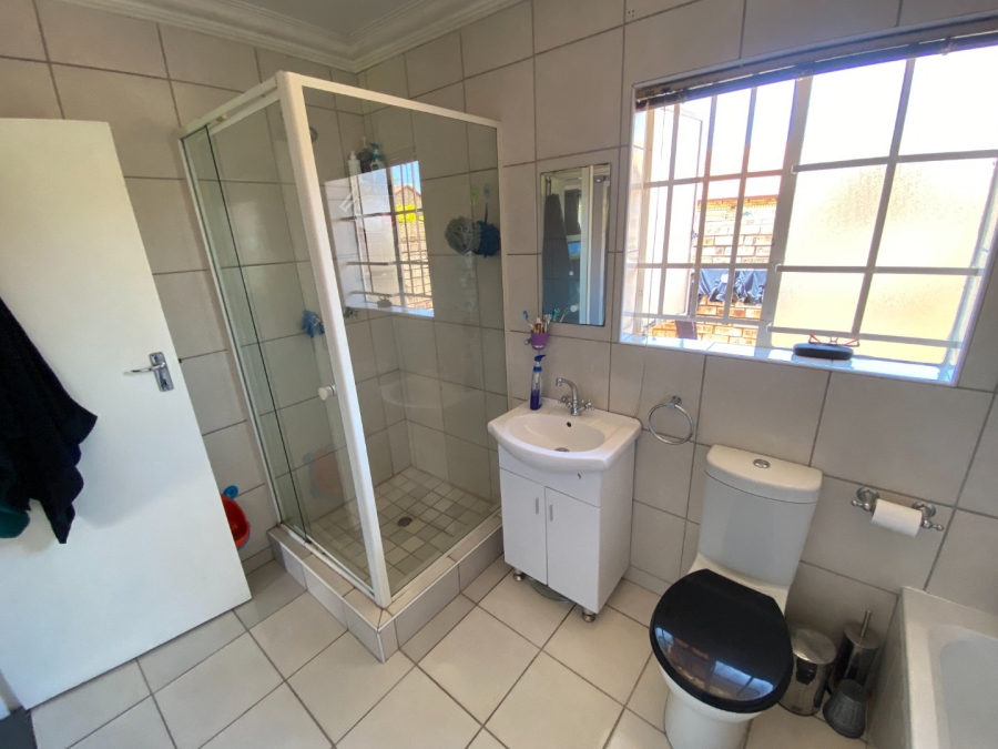 2 Bedroom Property for Sale in Highveld Gauteng