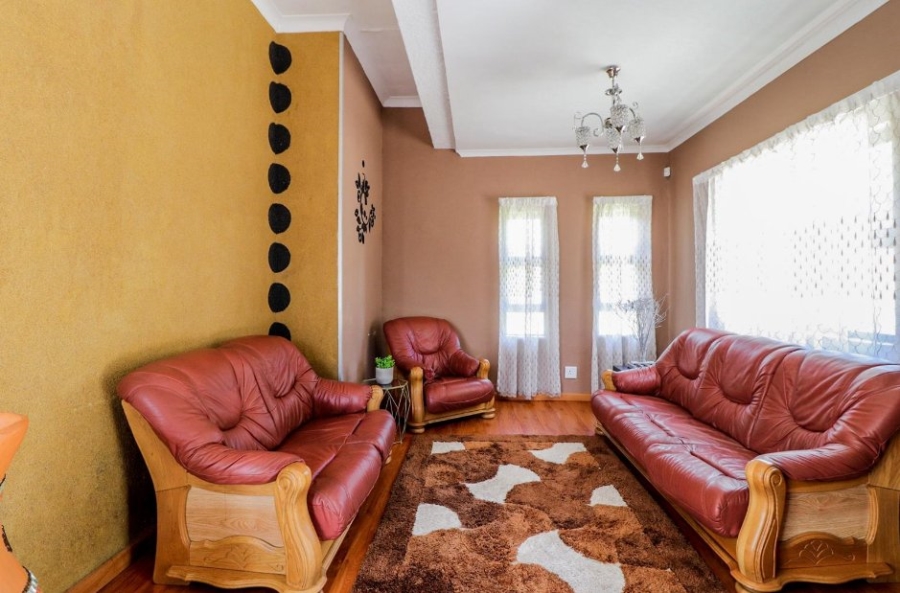 5 Bedroom Property for Sale in Illiondale Gauteng