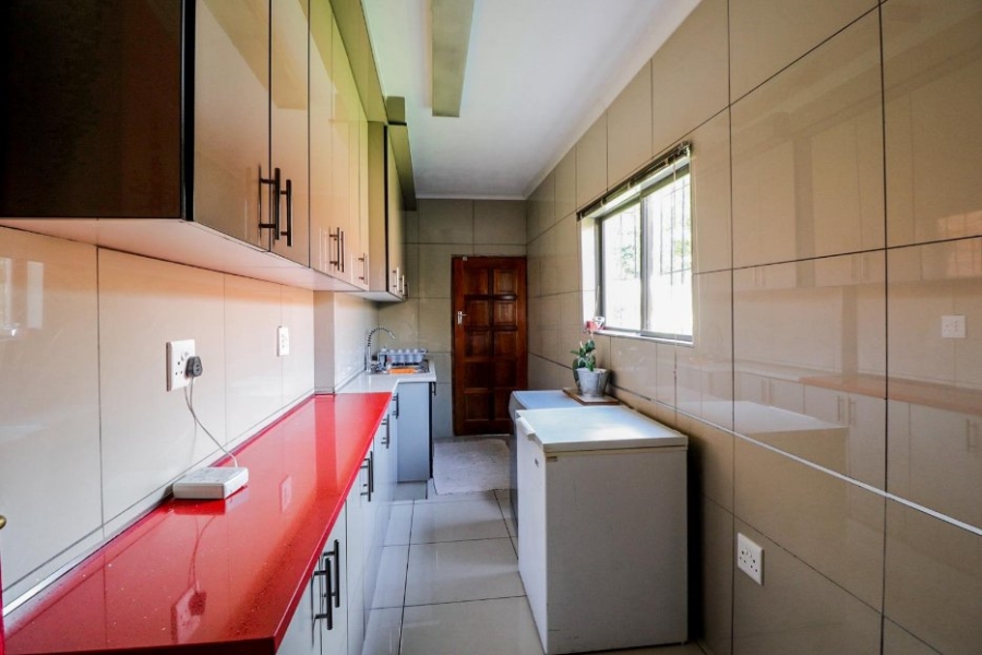 5 Bedroom Property for Sale in Illiondale Gauteng