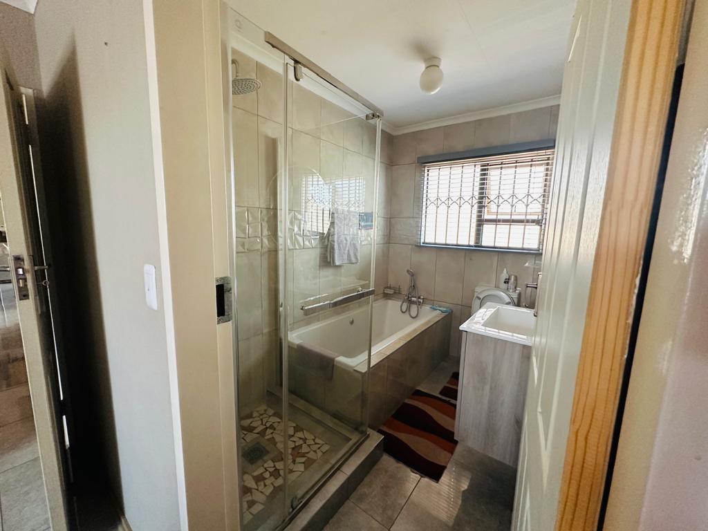 3 Bedroom Property for Sale in The Orchards Gauteng