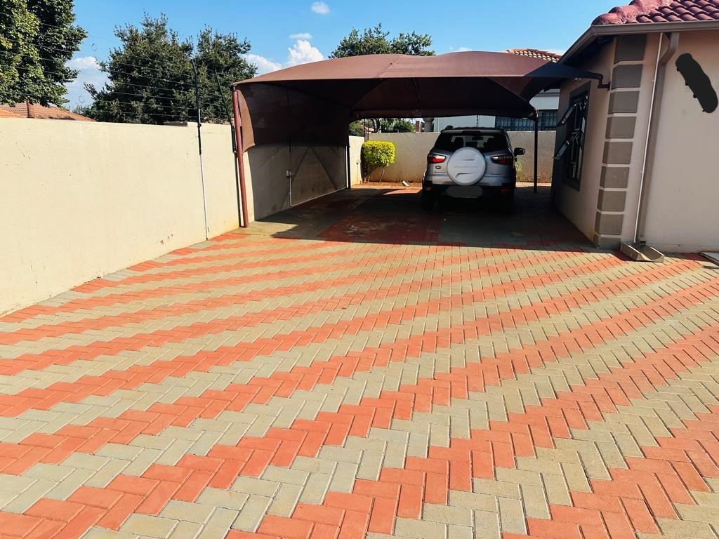 3 Bedroom Property for Sale in The Orchards Gauteng