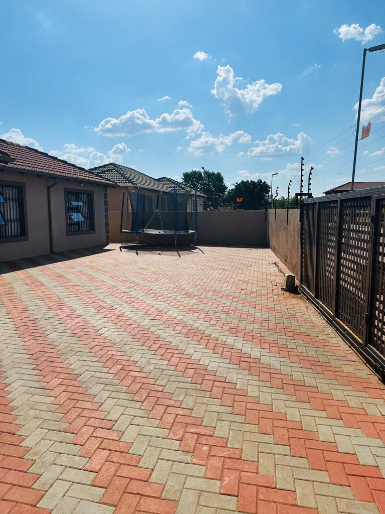 3 Bedroom Property for Sale in The Orchards Gauteng