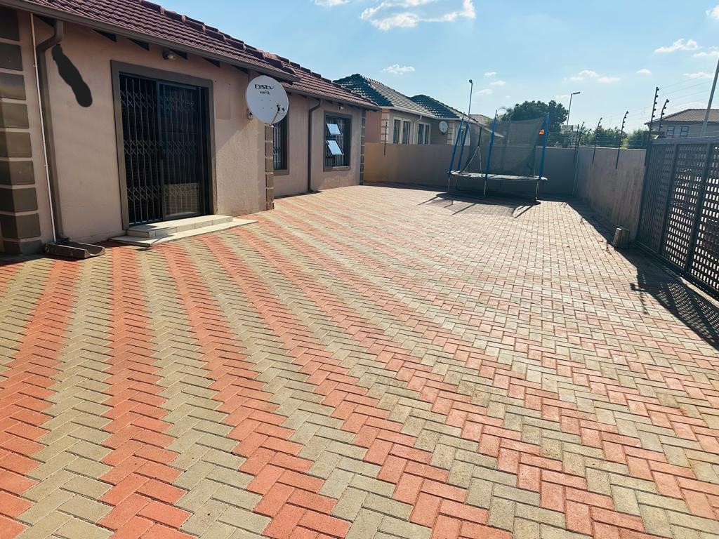 3 Bedroom Property for Sale in The Orchards Gauteng