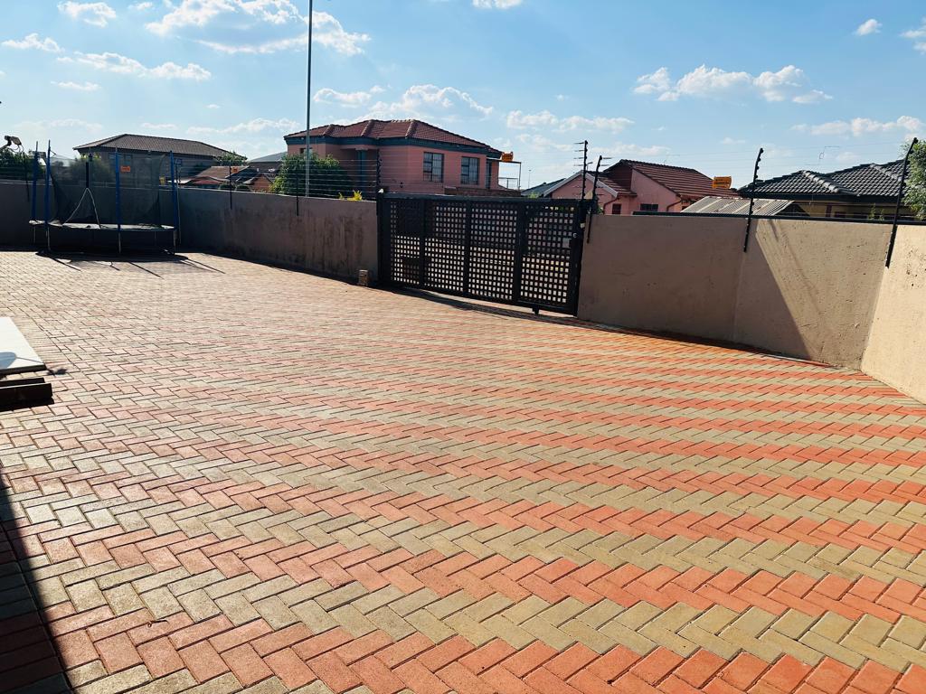 3 Bedroom Property for Sale in The Orchards Gauteng