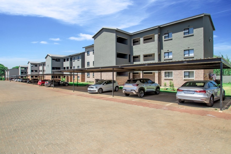 2 Bedroom Property for Sale in Kenleaf Gauteng