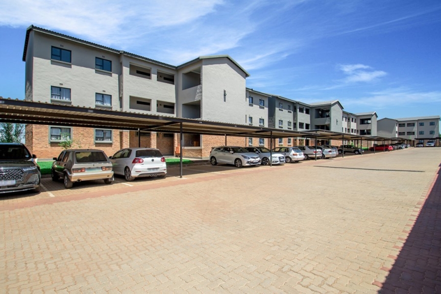 2 Bedroom Property for Sale in Kenleaf Gauteng