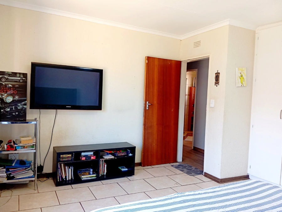 To Let 3 Bedroom Property for Rent in Strubensvallei Gauteng