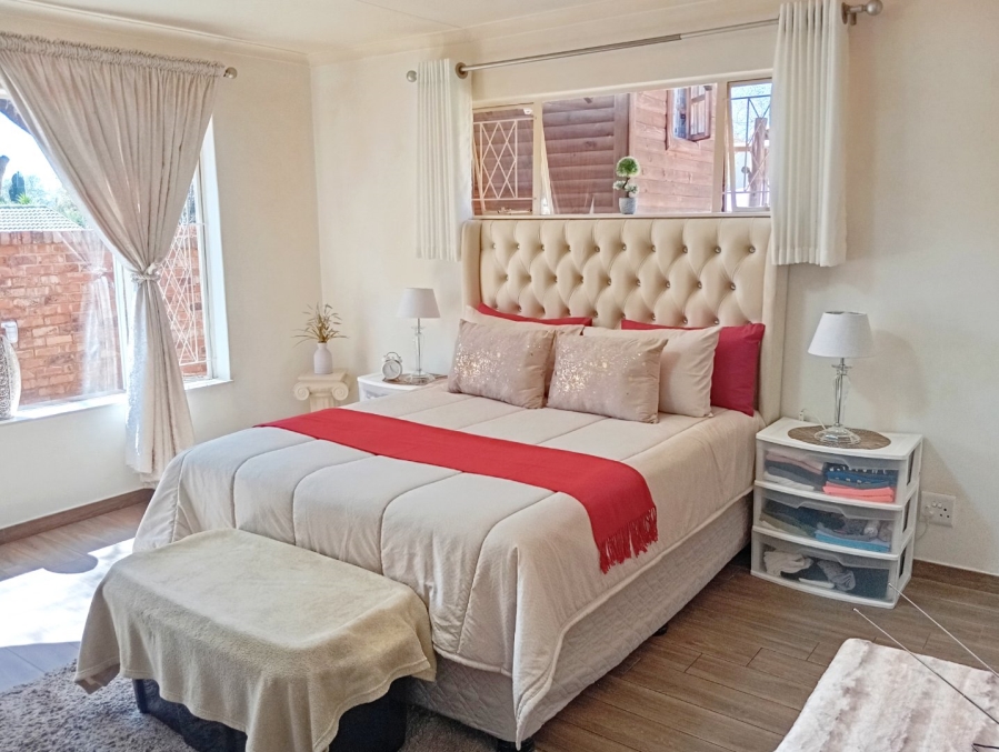 To Let 3 Bedroom Property for Rent in Strubensvallei Gauteng