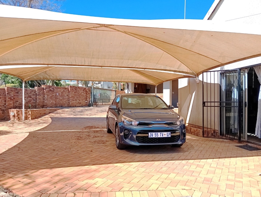 To Let 3 Bedroom Property for Rent in Strubensvallei Gauteng