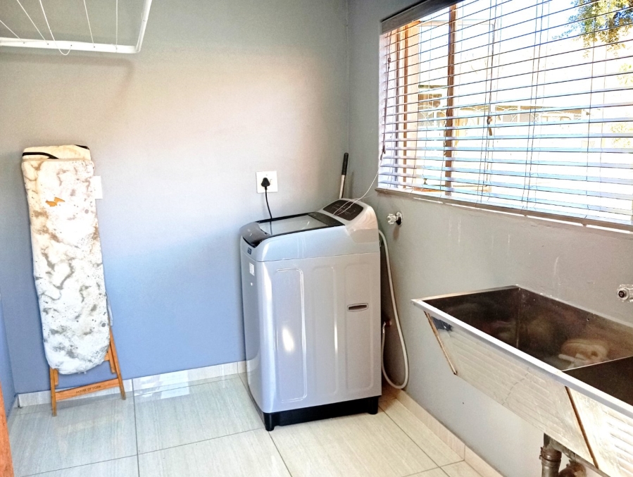 To Let 3 Bedroom Property for Rent in Strubensvallei Gauteng