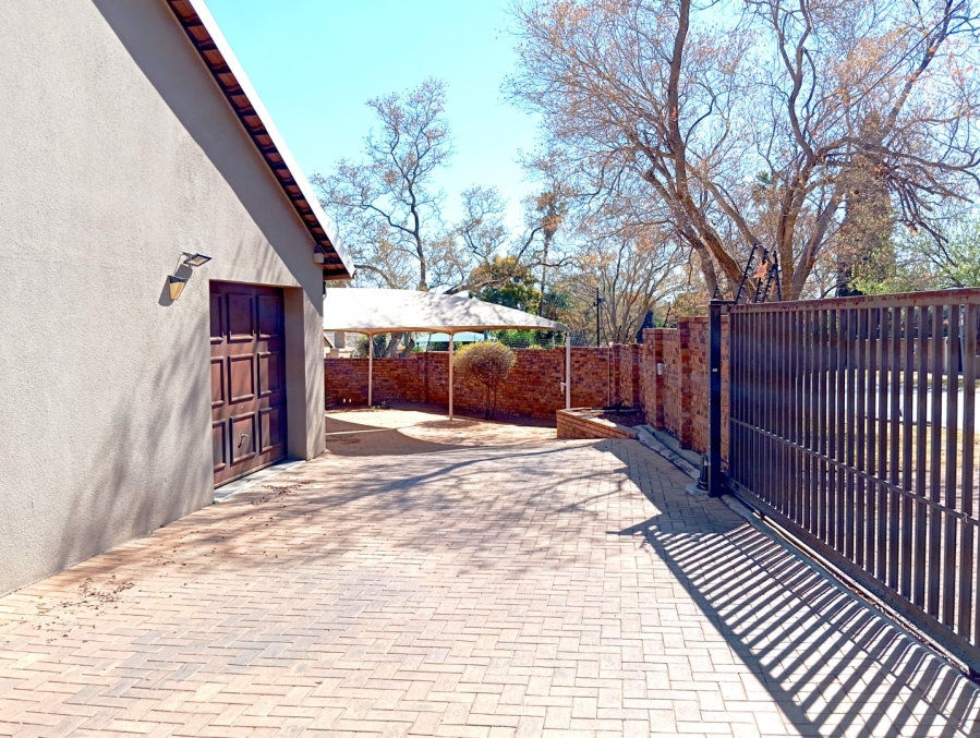 To Let 3 Bedroom Property for Rent in Strubensvallei Gauteng