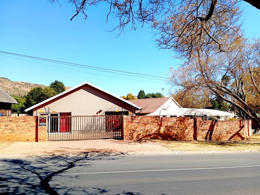 To Let 3 Bedroom Property for Rent in Strubensvallei Gauteng