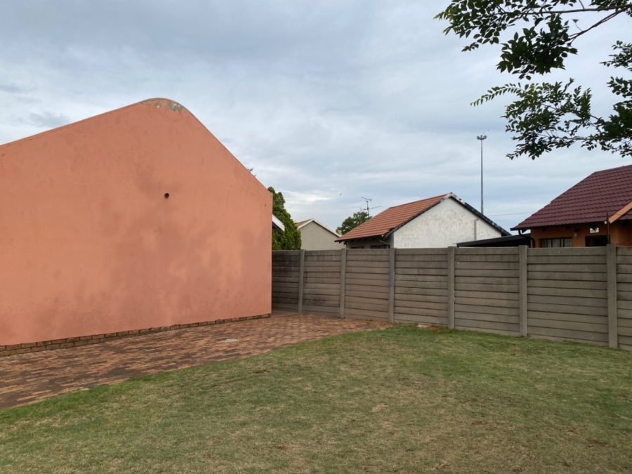 2 Bedroom Property for Sale in Reigerpark Gauteng