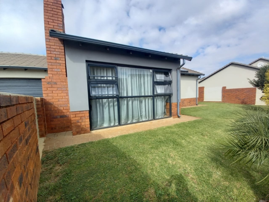 3 Bedroom Property for Sale in Amberfield Gauteng