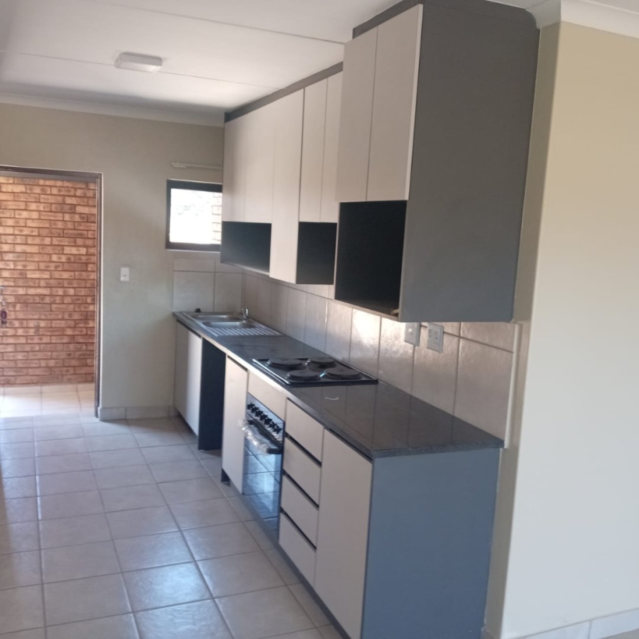 2 Bedroom Property for Sale in Cloverdene Gauteng