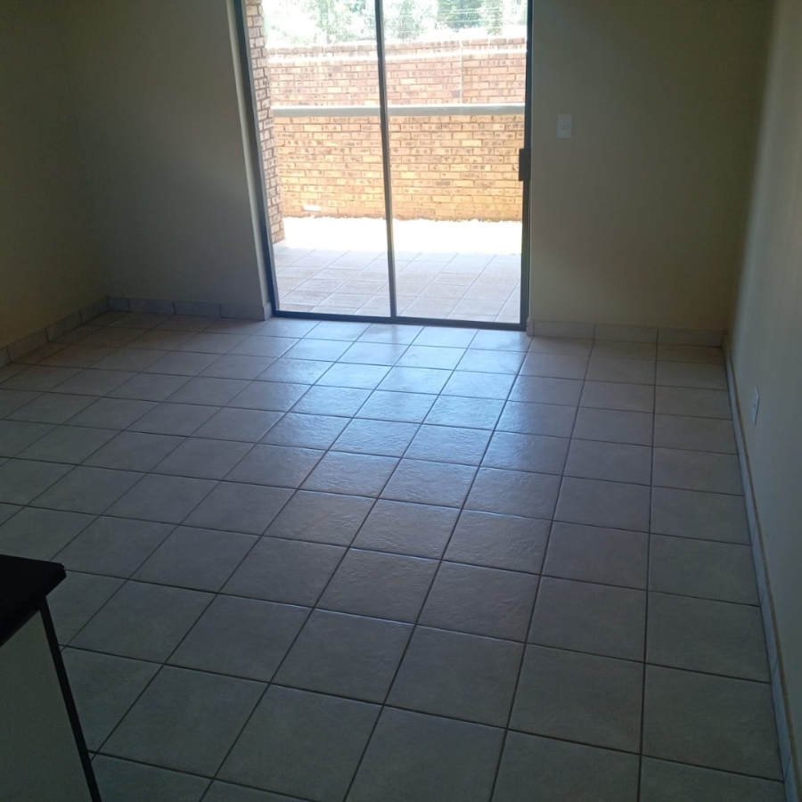 2 Bedroom Property for Sale in Cloverdene Gauteng