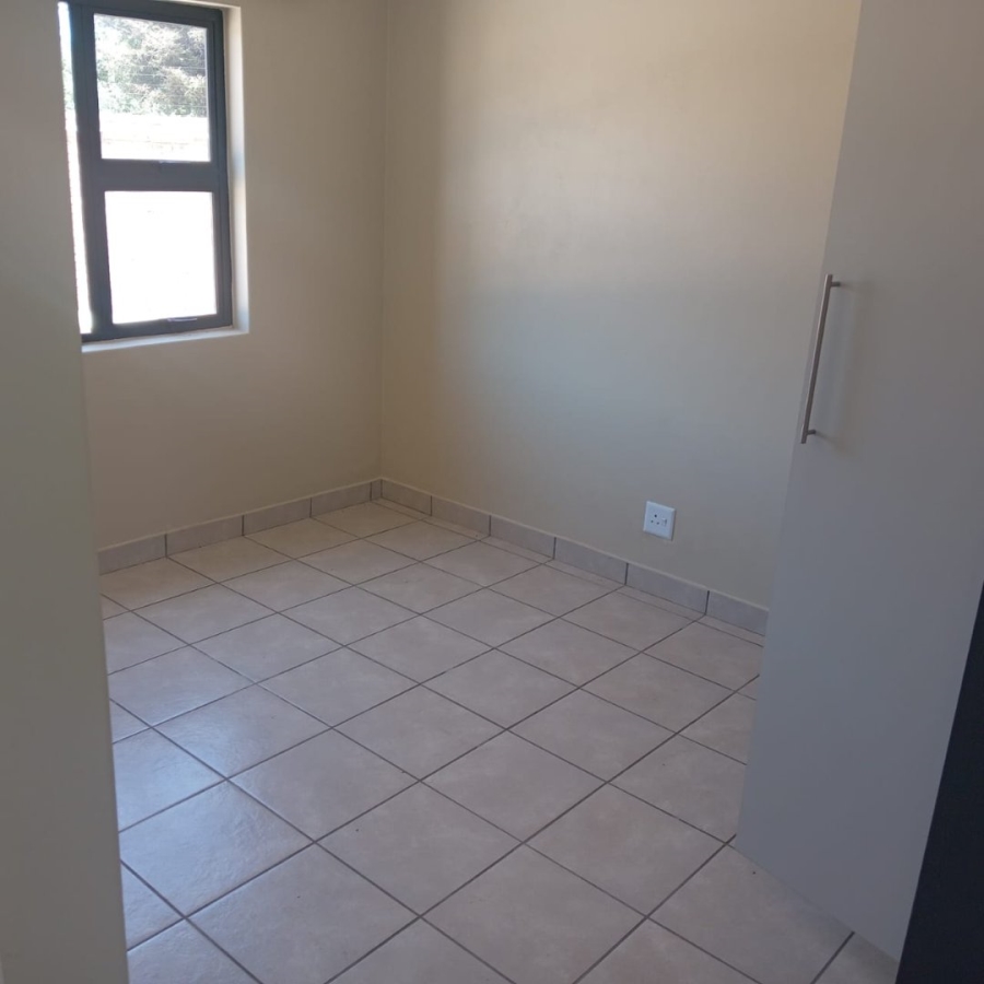 2 Bedroom Property for Sale in Cloverdene Gauteng