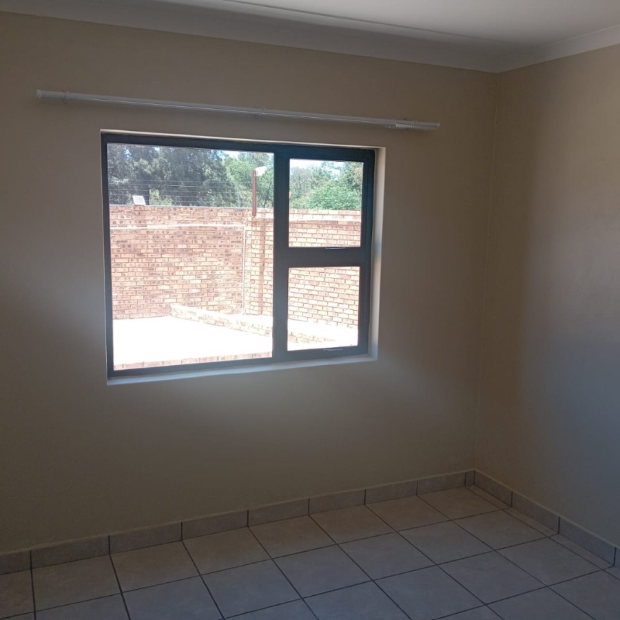 2 Bedroom Property for Sale in Cloverdene Gauteng