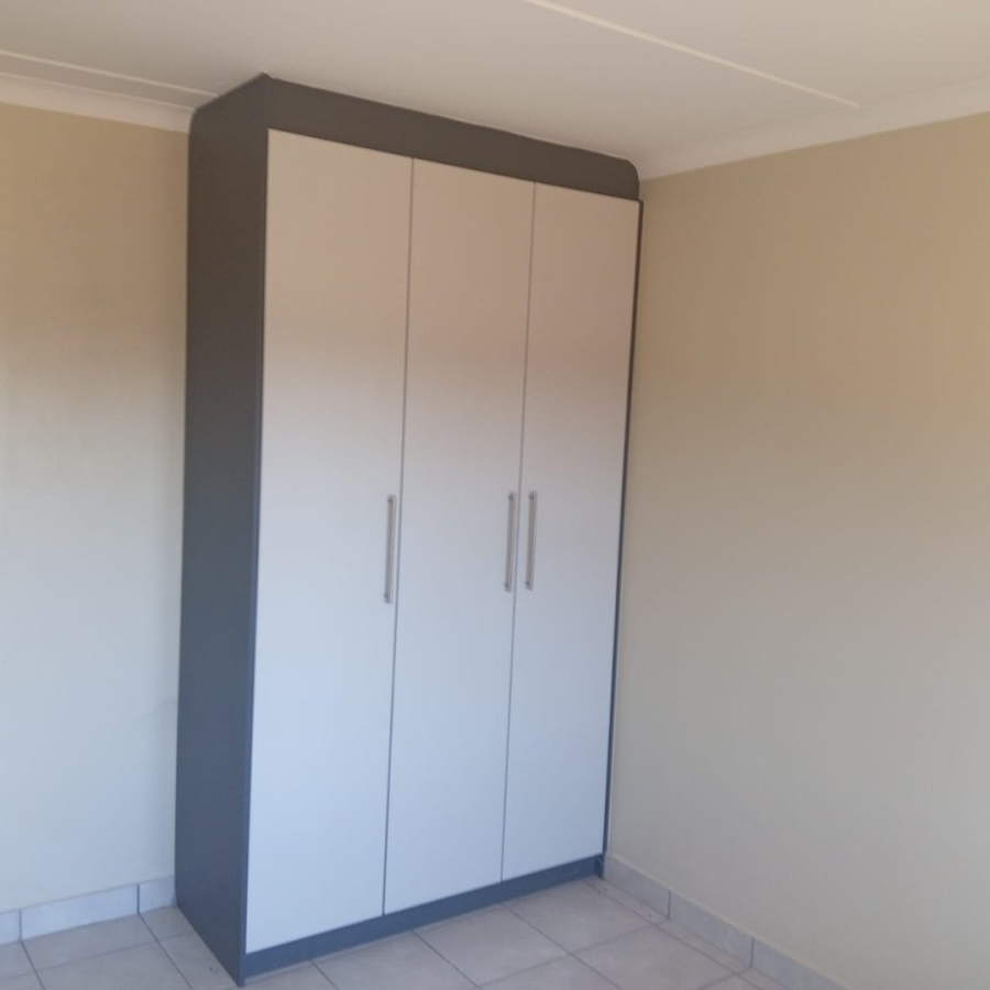 2 Bedroom Property for Sale in Cloverdene Gauteng