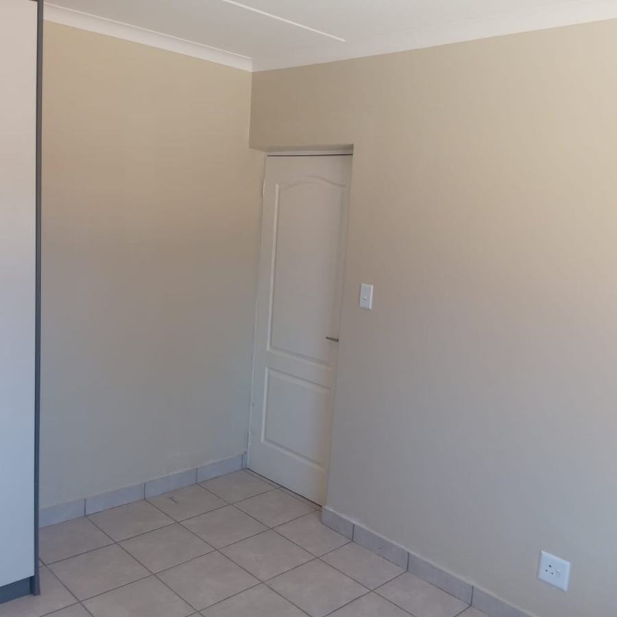 2 Bedroom Property for Sale in Cloverdene Gauteng