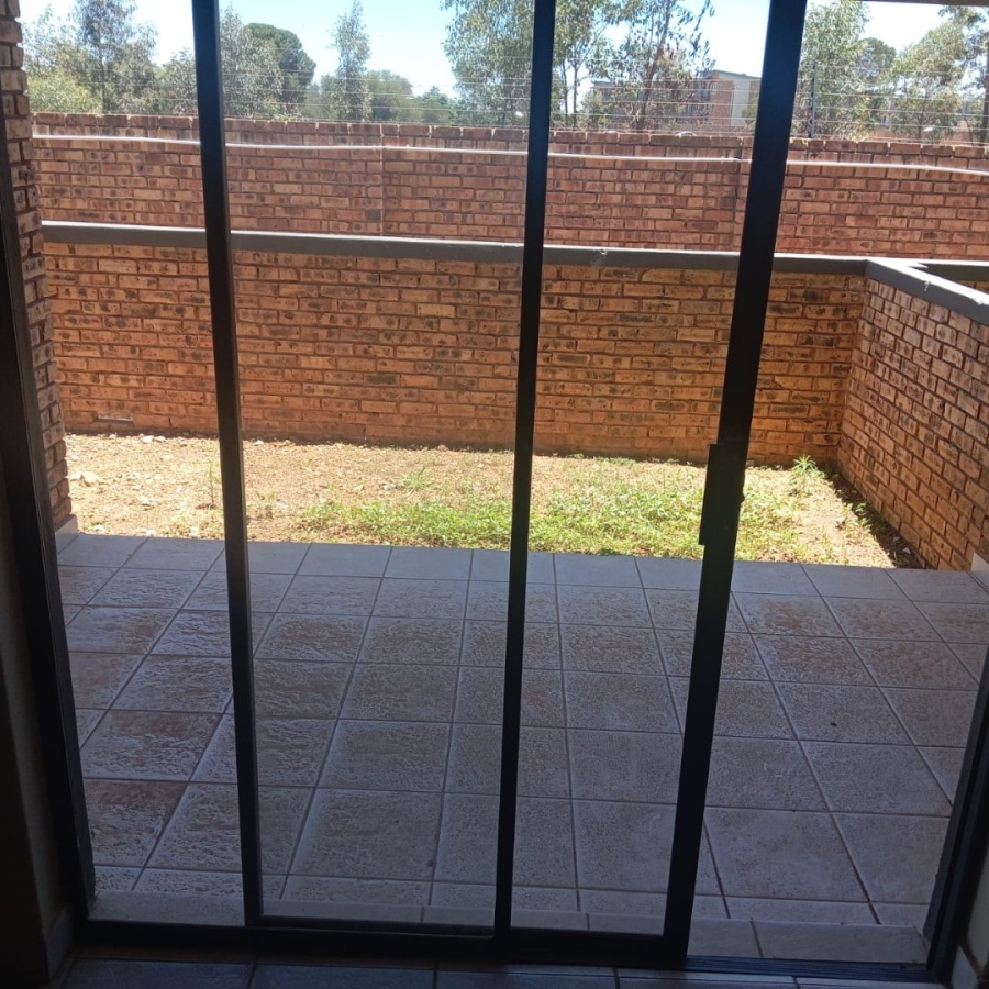 2 Bedroom Property for Sale in Cloverdene Gauteng